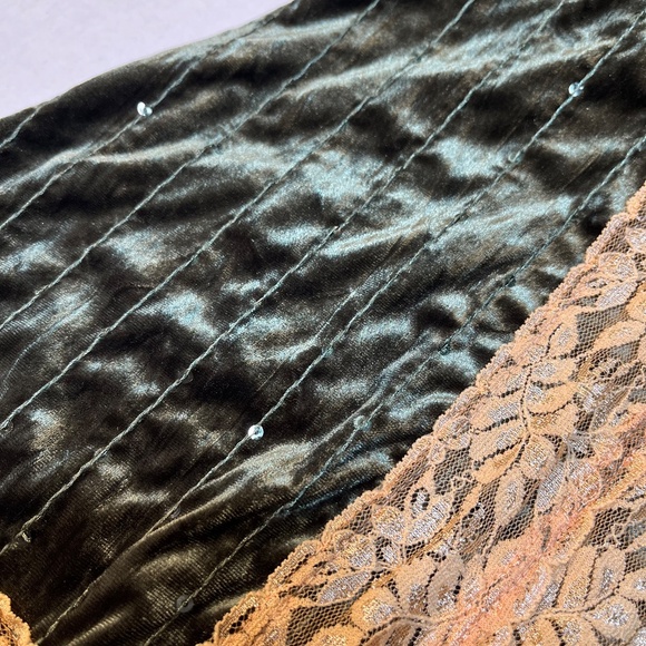 Crushed Velvet and Lace Sleeveless Camisole Top - Picture 2 of 8